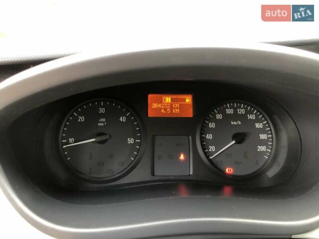 Білий Опель Віваро, об'ємом двигуна 2 л та пробігом 264 тис. км за 14600 $, фото 45 на Automoto.ua