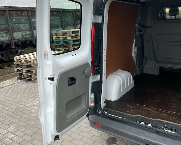 Білий Опель Віваро, об'ємом двигуна 2 л та пробігом 259 тис. км за 14899 $, фото 34 на Automoto.ua