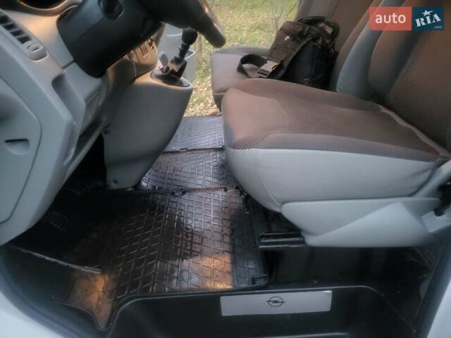 Белый Опель Виваро, объемом двигателя 2 л и пробегом 265 тыс. км за 13300 $, фото 95 на Automoto.ua