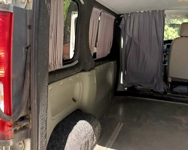 Білий Опель Віваро, об'ємом двигуна 2 л та пробігом 253 тис. км за 10200 $, фото 7 на Automoto.ua