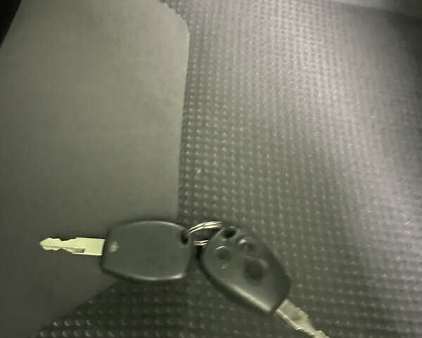 Білий Опель Віваро, об'ємом двигуна 2 л та пробігом 259 тис. км за 14899 $, фото 59 на Automoto.ua