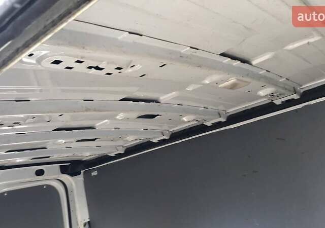 Білий Опель Віваро, об'ємом двигуна 2 л та пробігом 317 тис. км за 7800 $, фото 5 на Automoto.ua