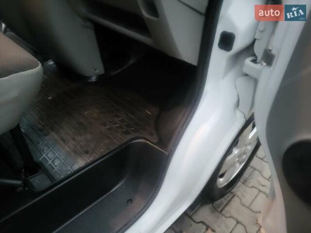 Белый Опель Виваро, объемом двигателя 2 л и пробегом 265 тыс. км за 13300 $, фото 79 на Automoto.ua