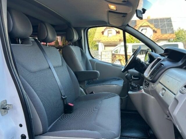 Белый Опель Виваро, объемом двигателя 2 л и пробегом 210 тыс. км за 8500 $, фото 15 на Automoto.ua