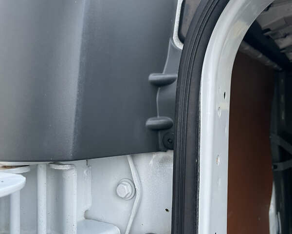 Білий Опель Віваро, об'ємом двигуна 2 л та пробігом 259 тис. км за 14899 $, фото 55 на Automoto.ua