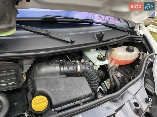 Білий Опель Віваро, об'ємом двигуна 2 л та пробігом 264 тис. км за 14600 $, фото 59 на Automoto.ua