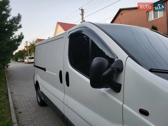 Білий Опель Віваро, об'ємом двигуна 2 л та пробігом 242 тис. км за 9888 $, фото 48 на Automoto.ua