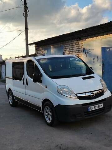 Белый Опель Виваро, объемом двигателя 2 л и пробегом 230 тыс. км за 7300 $, фото 6 на Automoto.ua