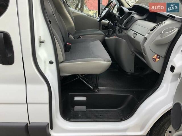 Білий Опель Віваро, об'ємом двигуна 2 л та пробігом 264 тис. км за 14600 $, фото 36 на Automoto.ua
