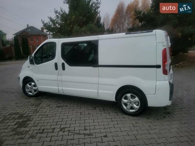 Белый Опель Виваро, объемом двигателя 2 л и пробегом 265 тыс. км за 13300 $, фото 19 на Automoto.ua