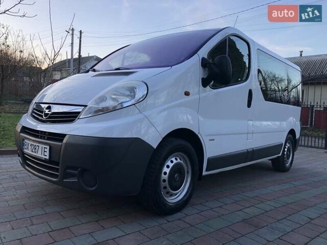 Білий Опель Віваро, об'ємом двигуна 2 л та пробігом 264 тис. км за 14600 $, фото 1 на Automoto.ua