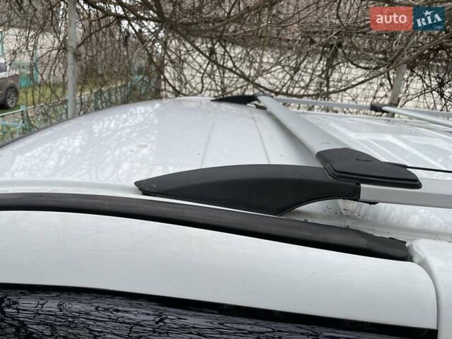 Белый Опель Виваро, объемом двигателя 2 л и пробегом 390 тыс. км за 11000 $, фото 13 на Automoto.ua