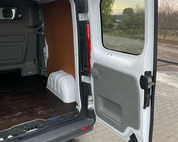 Білий Опель Віваро, об'ємом двигуна 2 л та пробігом 259 тис. км за 14899 $, фото 35 на Automoto.ua
