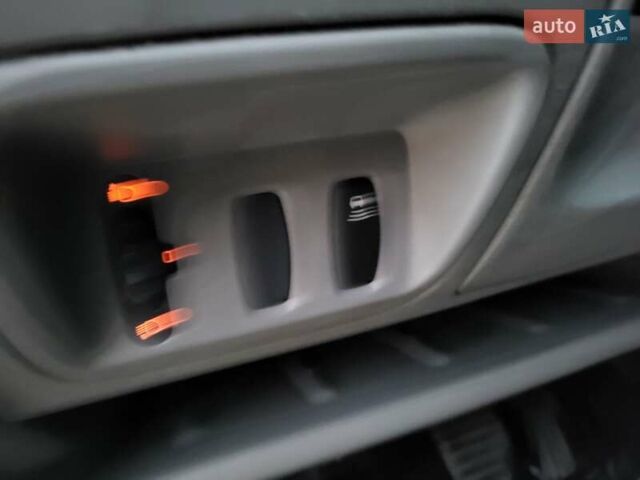 Білий Опель Віваро, об'ємом двигуна 2 л та пробігом 242 тис. км за 9888 $, фото 108 на Automoto.ua