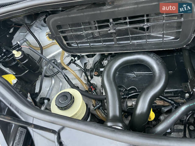 Білий Опель Віваро, об'ємом двигуна 2 л та пробігом 259 тис. км за 14899 $, фото 49 на Automoto.ua