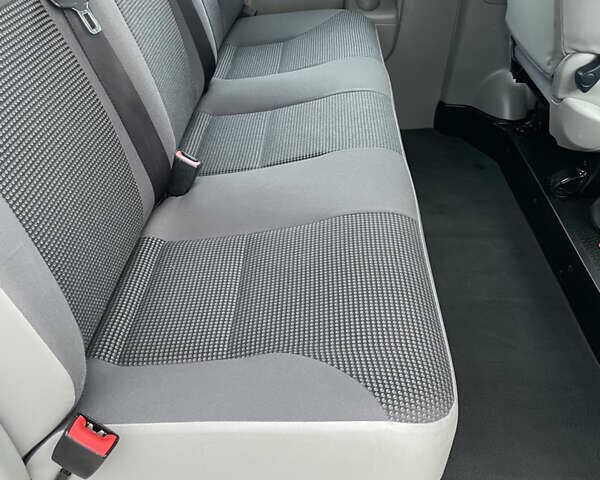 Білий Опель Віваро, об'ємом двигуна 2 л та пробігом 259 тис. км за 14899 $, фото 42 на Automoto.ua