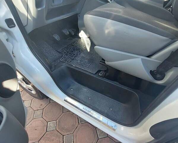 Белый Опель Виваро, объемом двигателя 2 л и пробегом 150 тыс. км за 12450 $, фото 13 на Automoto.ua