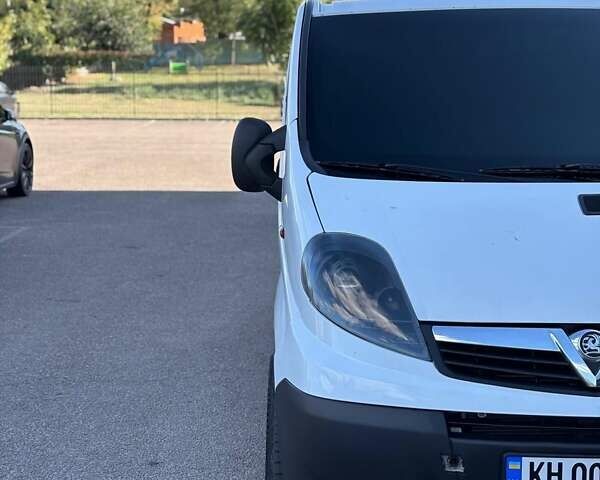 Білий Опель Віваро, об'ємом двигуна 2 л та пробігом 243 тис. км за 9700 $, фото 15 на Automoto.ua