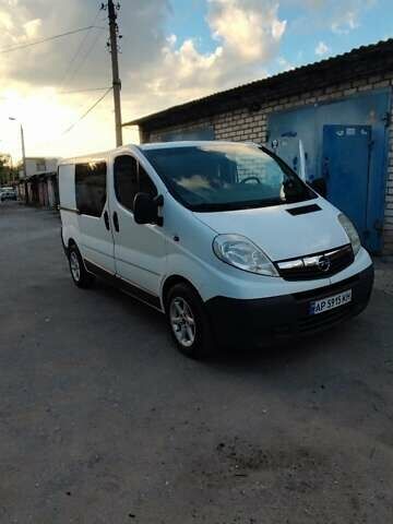 Белый Опель Виваро, объемом двигателя 2 л и пробегом 230 тыс. км за 7300 $, фото 2 на Automoto.ua