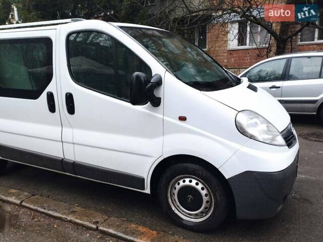 Белый Опель Виваро, объемом двигателя 2 л и пробегом 235 тыс. км за 12700 $, фото 11 на Automoto.ua