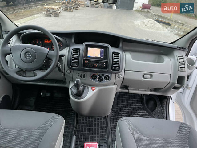 Білий Опель Віваро, об'ємом двигуна 2 л та пробігом 259 тис. км за 14899 $, фото 46 на Automoto.ua