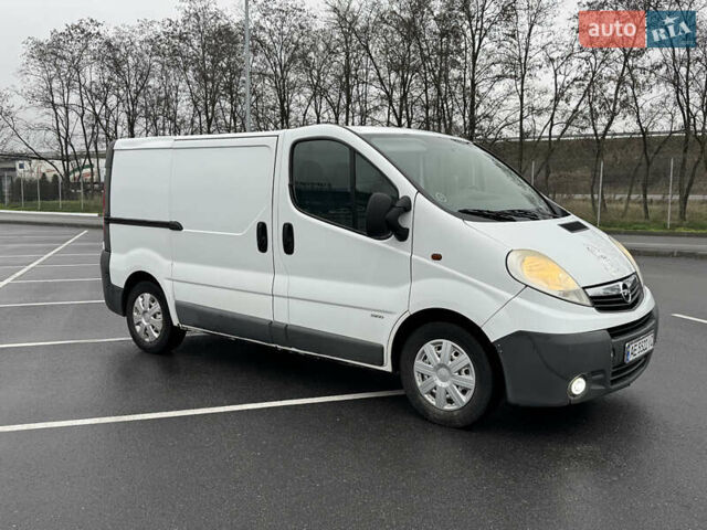 Белый Опель Виваро, объемом двигателя 2 л и пробегом 270 тыс. км за 8700 $, фото 2 на Automoto.ua