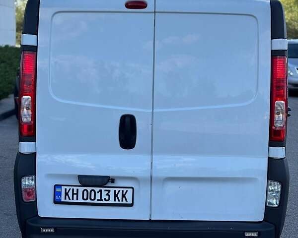 Белый Опель Виваро, объемом двигателя 2 л и пробегом 243 тыс. км за 11200 $, фото 14 на Automoto.ua