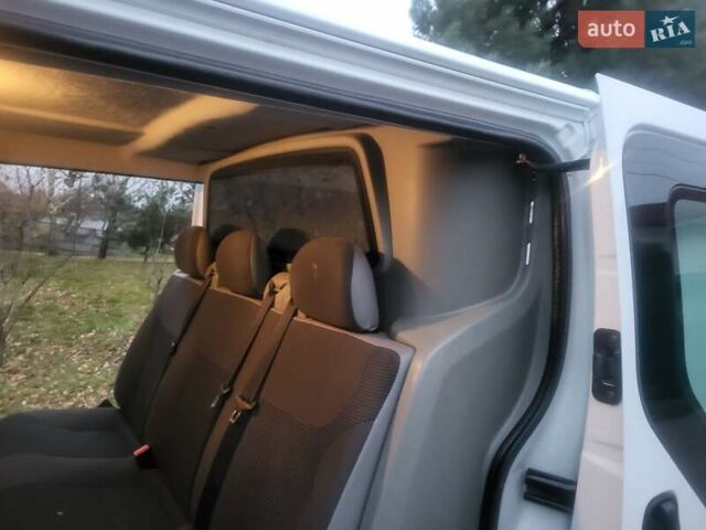 Белый Опель Виваро, объемом двигателя 2 л и пробегом 265 тыс. км за 13300 $, фото 71 на Automoto.ua