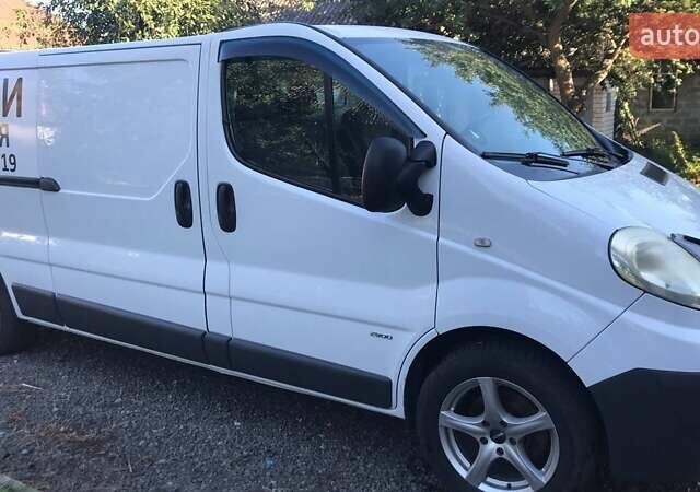 Білий Опель Віваро, об'ємом двигуна 2 л та пробігом 317 тис. км за 7800 $, фото 13 на Automoto.ua