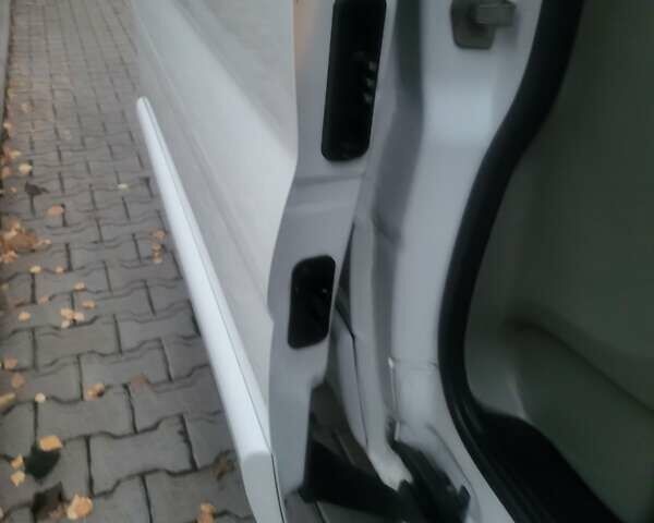 Белый Опель Виваро, объемом двигателя 2 л и пробегом 265 тыс. км за 13300 $, фото 76 на Automoto.ua