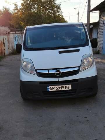 Белый Опель Виваро, объемом двигателя 2 л и пробегом 230 тыс. км за 7300 $, фото 5 на Automoto.ua