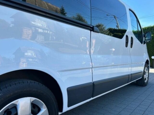 Белый Опель Виваро, объемом двигателя 2 л и пробегом 210 тыс. км за 8500 $, фото 9 на Automoto.ua