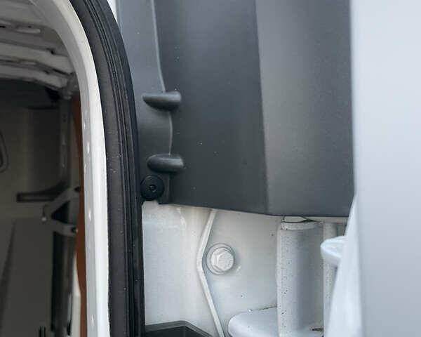 Білий Опель Віваро, об'ємом двигуна 2 л та пробігом 259 тис. км за 14899 $, фото 57 на Automoto.ua