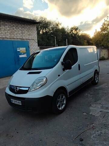 Белый Опель Виваро, объемом двигателя 2 л и пробегом 230 тыс. км за 7300 $, фото 4 на Automoto.ua