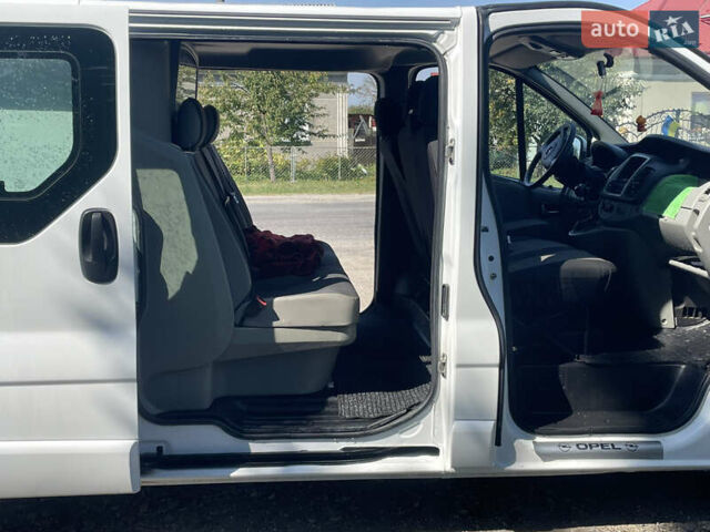 Белый Опель Виваро, объемом двигателя 2 л и пробегом 264 тыс. км за 11500 $, фото 15 на Automoto.ua
