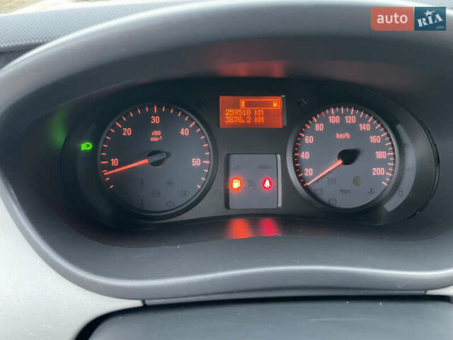 Білий Опель Віваро, об'ємом двигуна 2 л та пробігом 259 тис. км за 14899 $, фото 44 на Automoto.ua