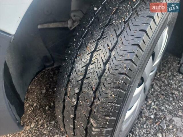 Белый Опель Виваро, объемом двигателя 2 л и пробегом 270 тыс. км за 12800 $, фото 7 на Automoto.ua