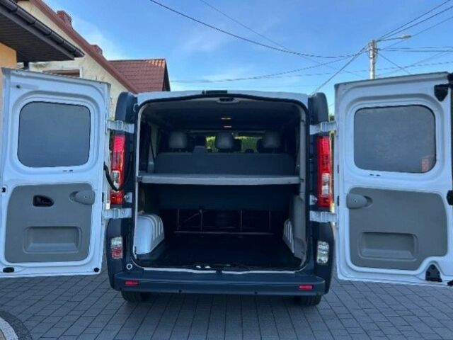 Белый Опель Виваро, объемом двигателя 2 л и пробегом 210 тыс. км за 8500 $, фото 11 на Automoto.ua