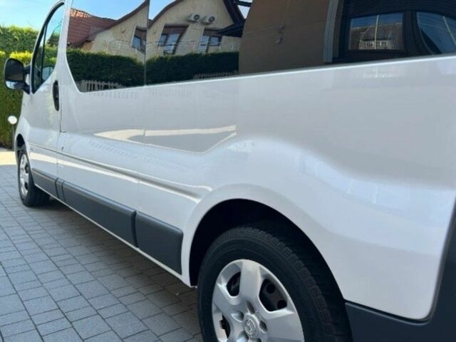 Белый Опель Виваро, объемом двигателя 2 л и пробегом 210 тыс. км за 8500 $, фото 8 на Automoto.ua