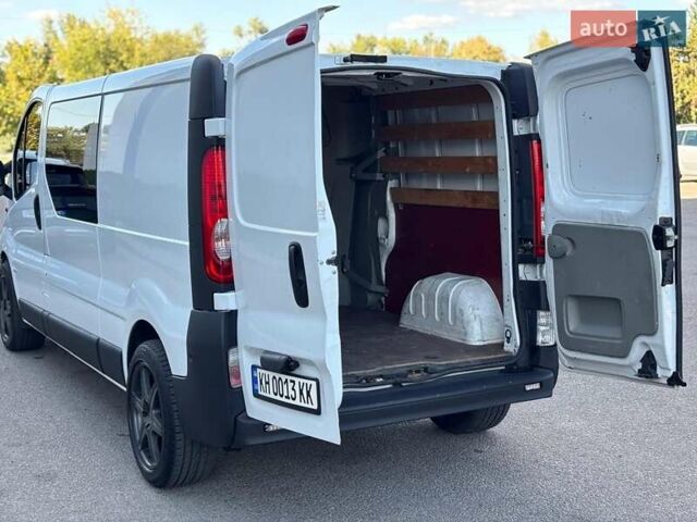 Белый Опель Виваро, объемом двигателя 2 л и пробегом 243 тыс. км за 11200 $, фото 16 на Automoto.ua