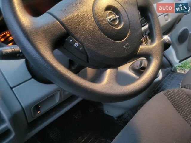 Белый Опель Виваро, объемом двигателя 2 л и пробегом 265 тыс. км за 13300 $, фото 64 на Automoto.ua