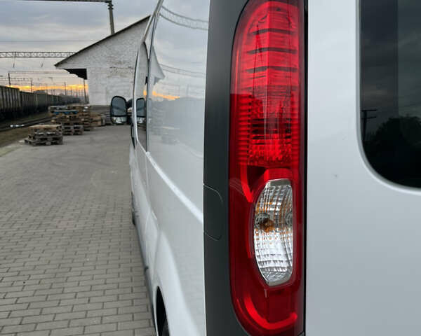 Білий Опель Віваро, об'ємом двигуна 2 л та пробігом 259 тис. км за 14899 $, фото 29 на Automoto.ua