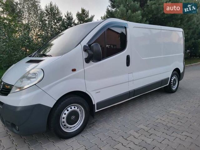 Білий Опель Віваро, об'ємом двигуна 2 л та пробігом 242 тис. км за 9888 $, фото 23 на Automoto.ua