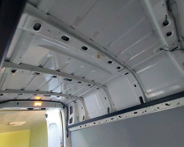 Белый Опель Виваро, объемом двигателя 2 л и пробегом 150 тыс. км за 12450 $, фото 32 на Automoto.ua