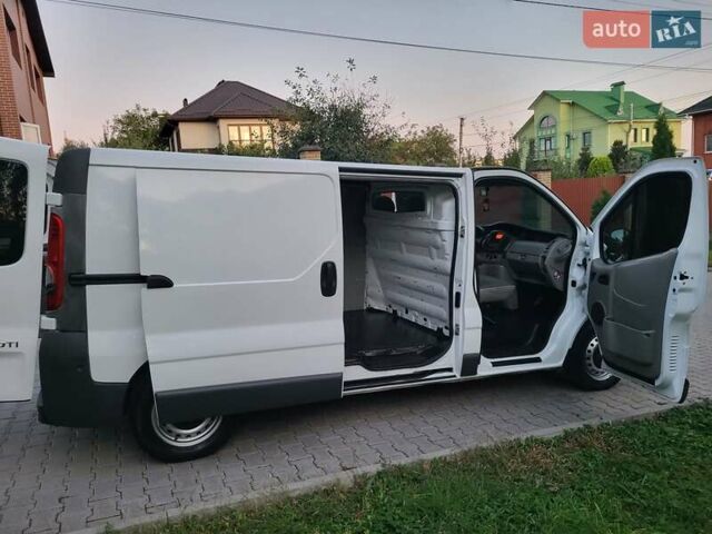 Білий Опель Віваро, об'ємом двигуна 2 л та пробігом 242 тис. км за 9888 $, фото 68 на Automoto.ua