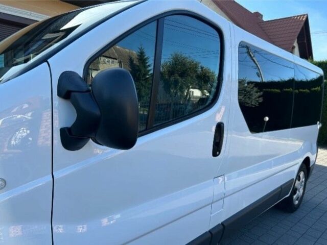 Белый Опель Виваро, объемом двигателя 2 л и пробегом 210 тыс. км за 8500 $, фото 7 на Automoto.ua