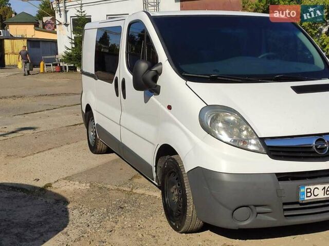 Белый Опель Виваро, объемом двигателя 2 л и пробегом 524 тыс. км за 7200 $, фото 1 на Automoto.ua