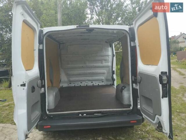 Білий Опель Віваро, об'ємом двигуна 2 л та пробігом 304 тис. км за 8600 $, фото 2 на Automoto.ua