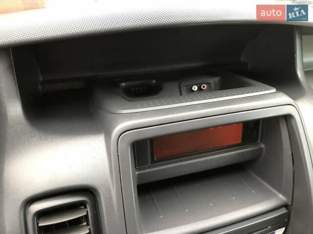 Білий Опель Віваро, об'ємом двигуна 2 л та пробігом 264 тис. км за 14600 $, фото 47 на Automoto.ua