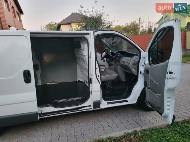 Білий Опель Віваро, об'ємом двигуна 2 л та пробігом 242 тис. км за 9888 $, фото 71 на Automoto.ua